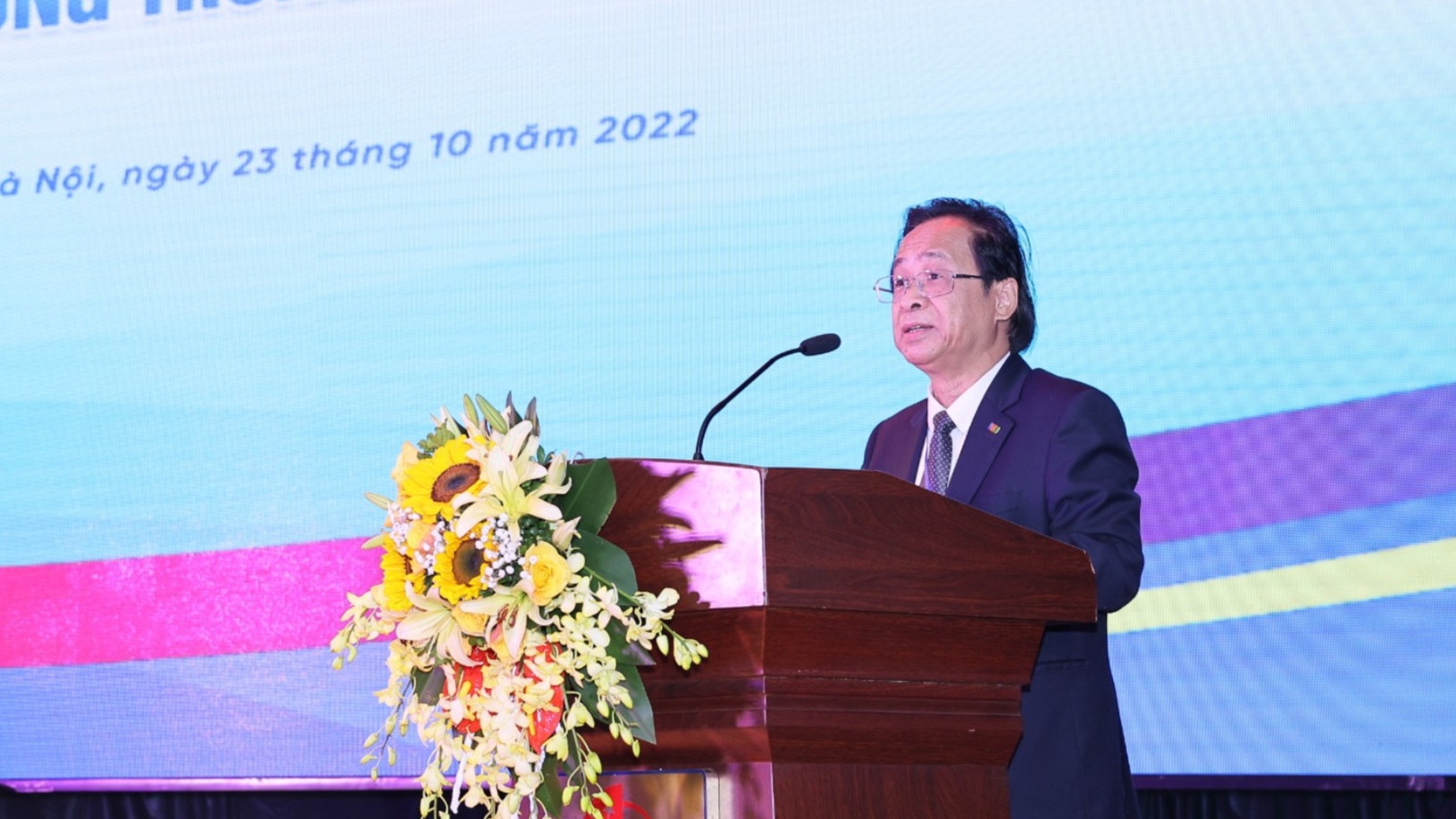 Ngon ngu hoc ung dung trong xu huong hoi nhap quoc te hinh anh