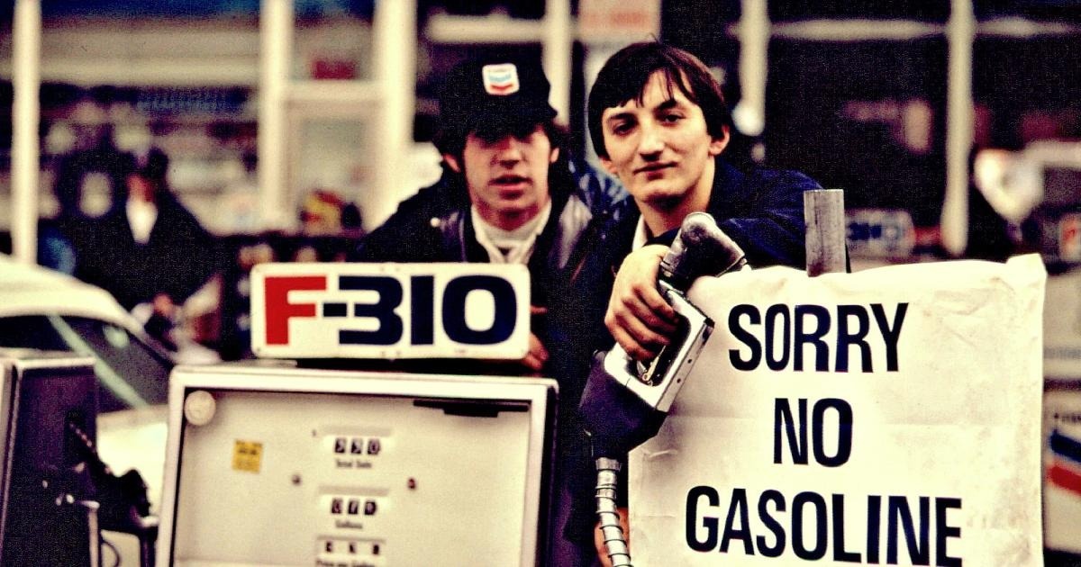 Khi lenh cam van tro thanh vu khi dau lua nhung nam 1970 hinh anh