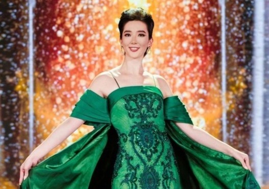 Hoa hau Hoa binh Phap bi tu ky hinh anh