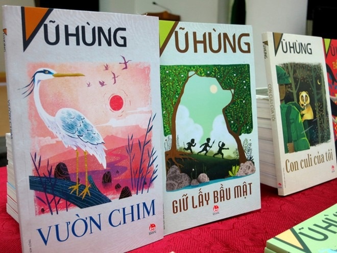 Nha van Vu Hung va tinh yeu voi nui rung bat tan hinh anh