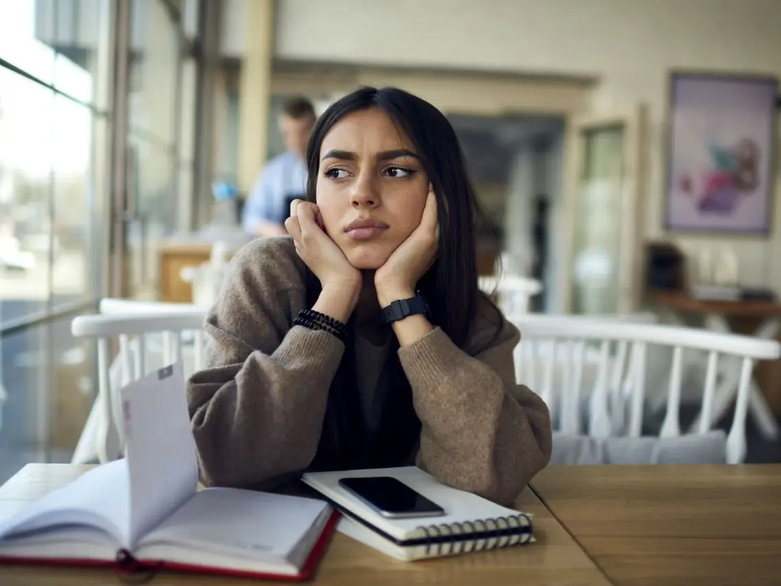 Su banh truong cua FOMO hinh anh