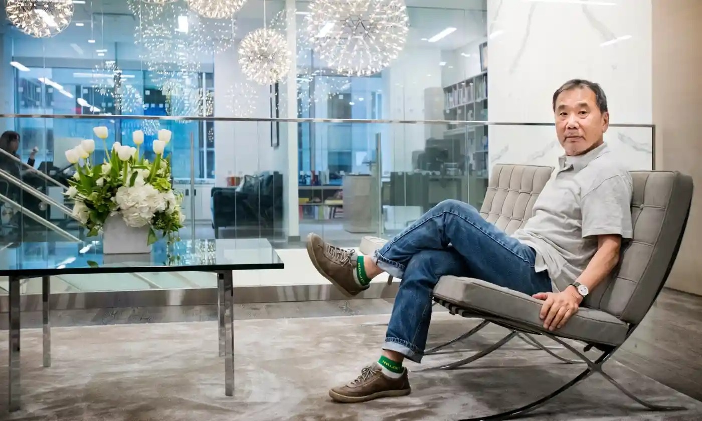 Bi mat dang sau hien tuong van hoc mang ten Haruki Murakami hinh anh