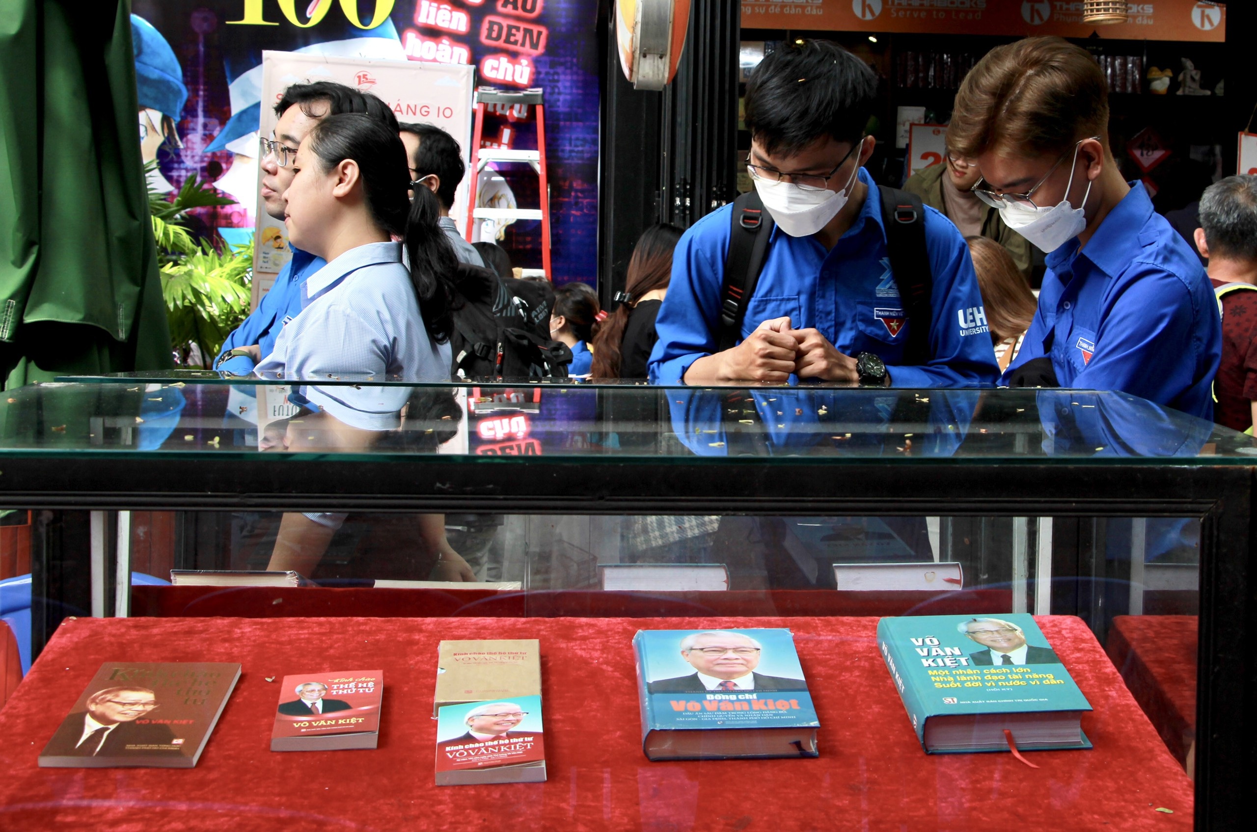 Ban sach dac biet ky niem 100 nam ngay sinh co Thu tuong Vo Van Kiet hinh anh