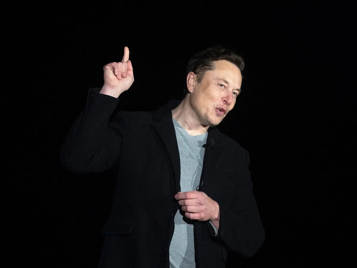 Phong cach lam viec phi ly cua Elon Musk hinh anh