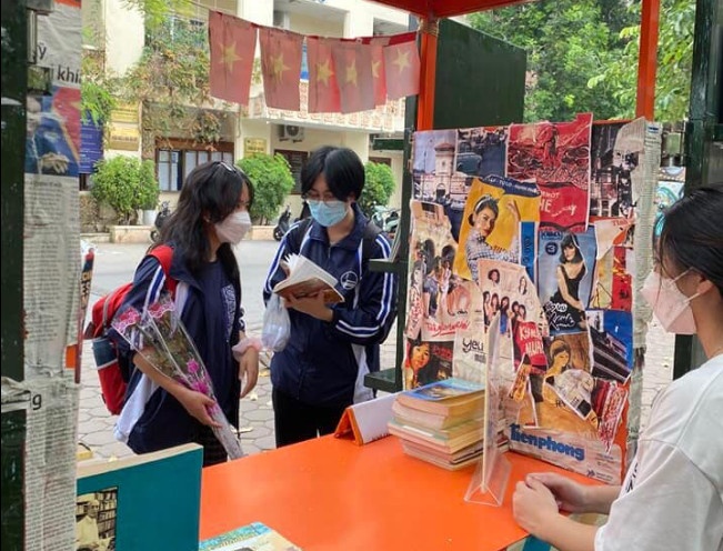 Van hoa doc phat trien trong khuon vien truong hoc hinh anh