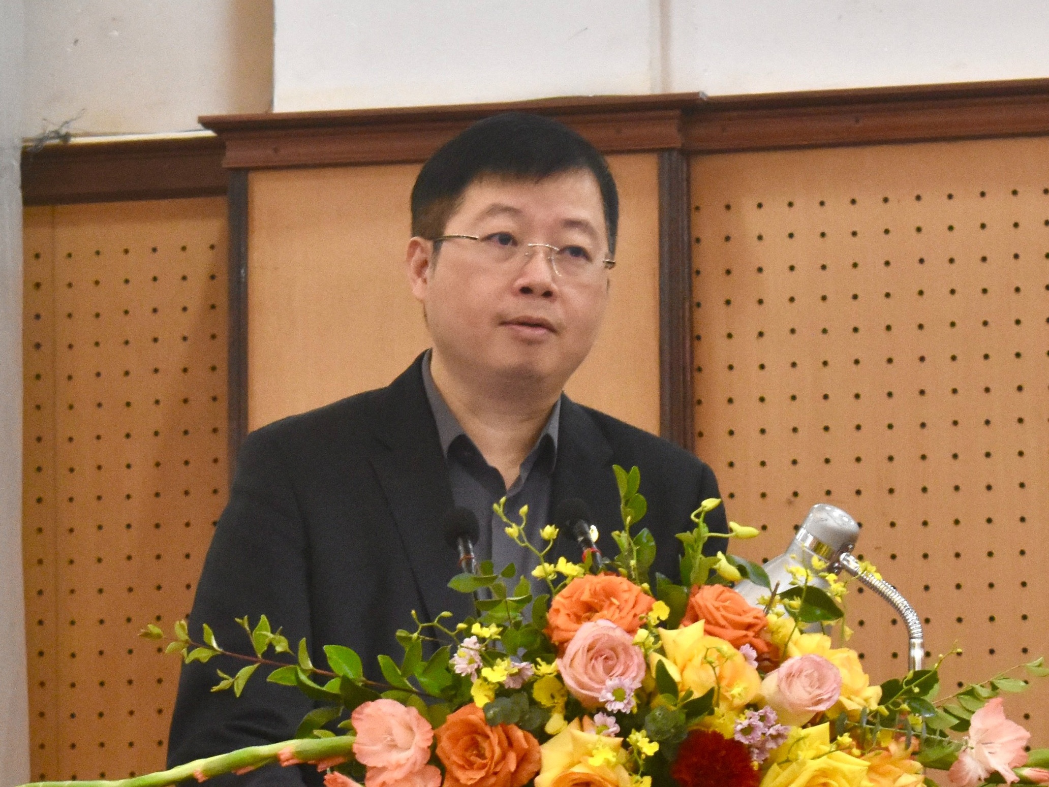 Day manh kinh te cong nghe cua nganh xuat ban hinh anh