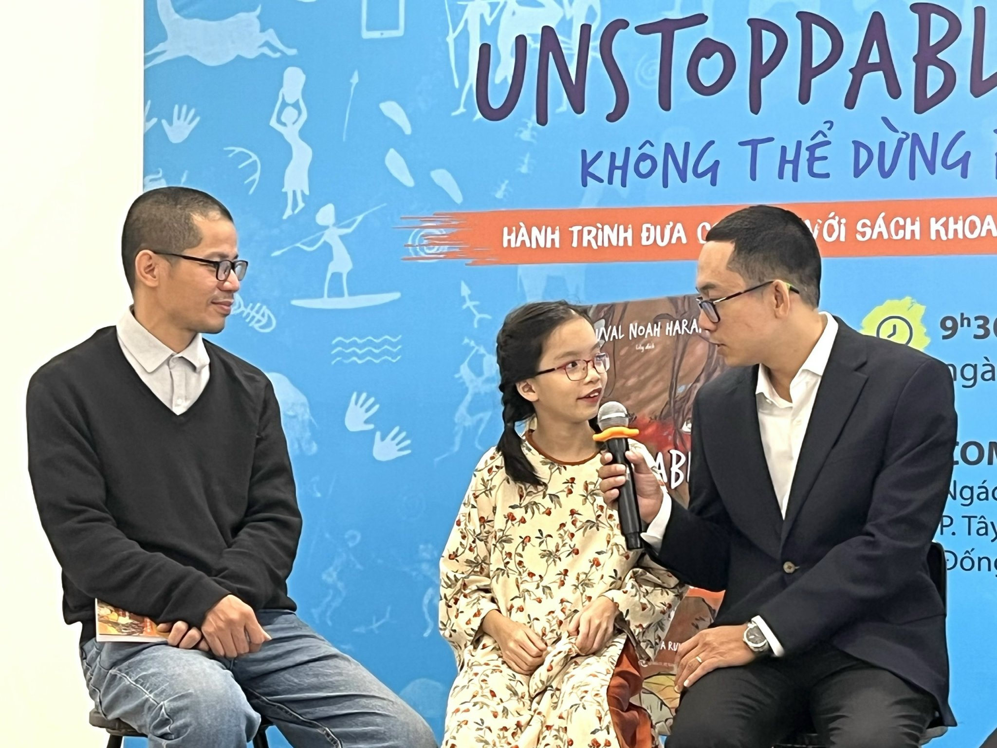 Co be 10 tuoi dich sach khoa hoc - lich su hinh anh