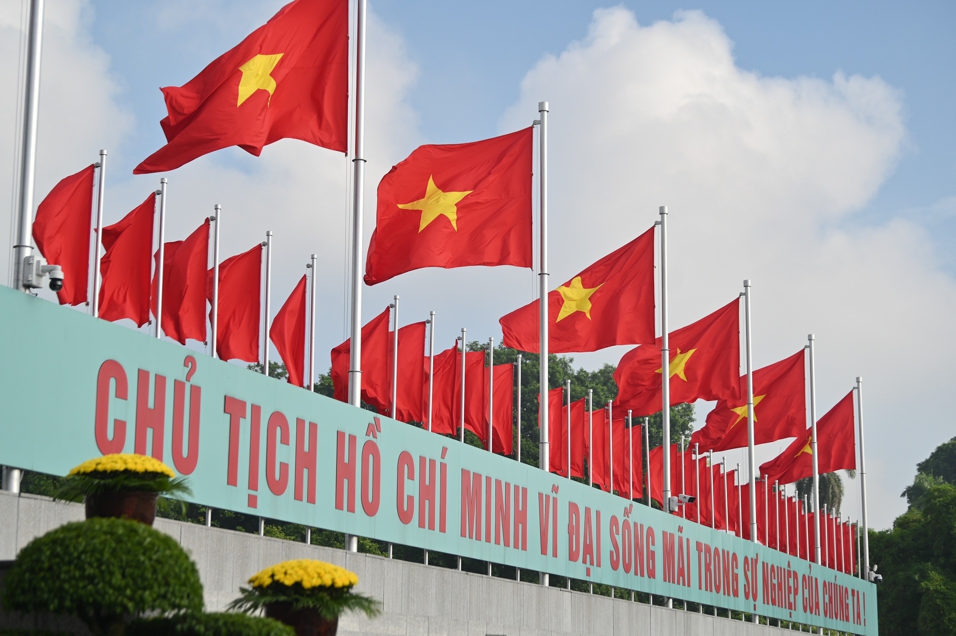 Xay dung va hoan thien nha nuoc phap quyen xa hoi chu nghia Viet Nam hinh anh