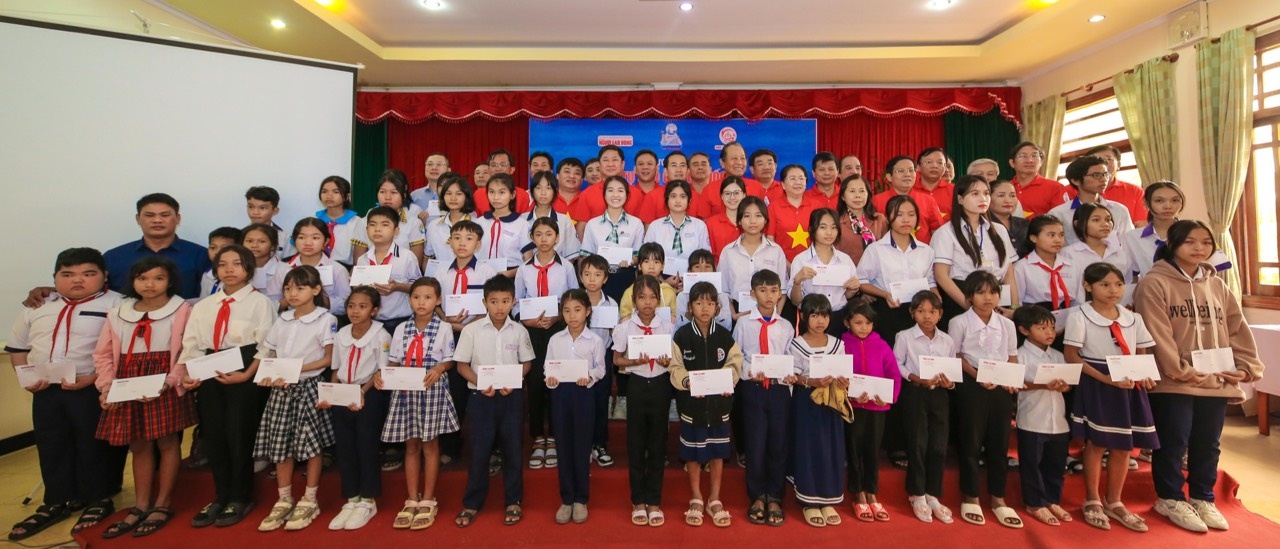 Tang co To quoc anh 3