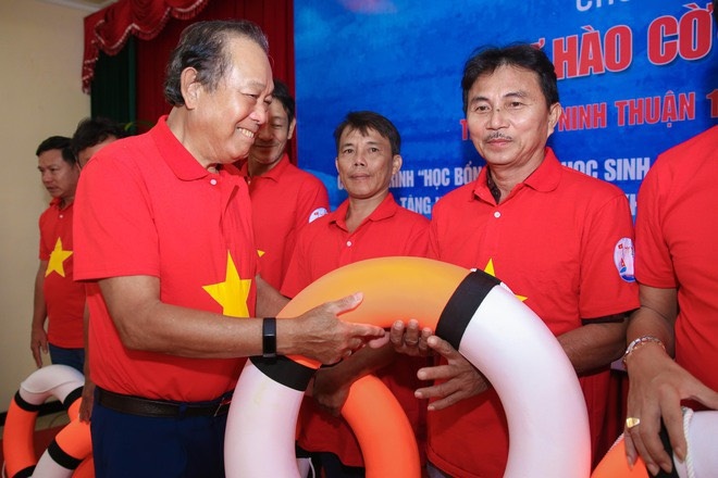 10.000 la co To quoc den voi tinh Ninh Thuan hinh anh