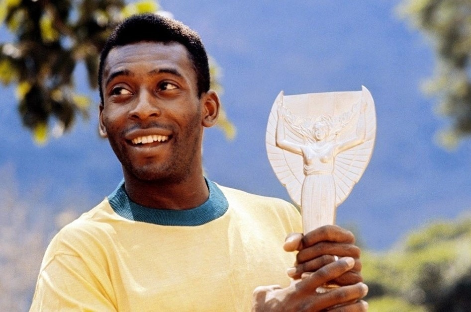 Chi co mot 'Vua bong da' Pele hinh anh