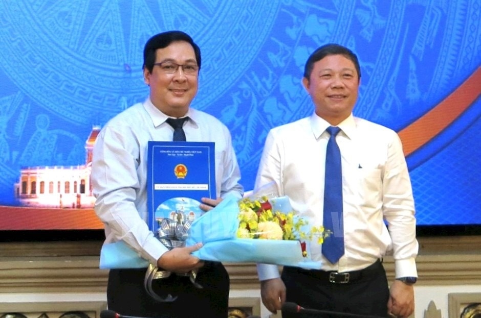 Bo nhiem 2 Pho tong bien tap bao Phap luat TP.HCM hinh anh