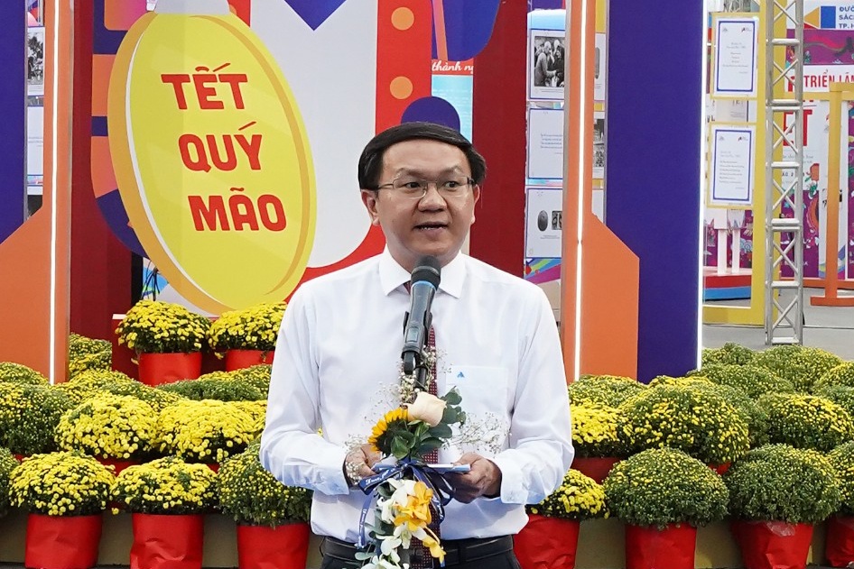 Xay dung TP.HCM thanh do thi doc sach hinh anh