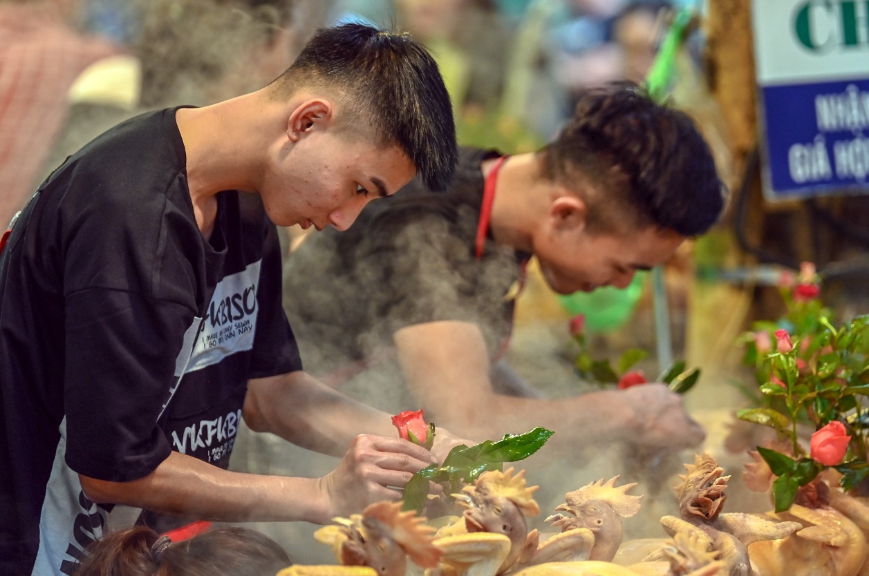 Van khan thinh, ta nam moi hinh anh