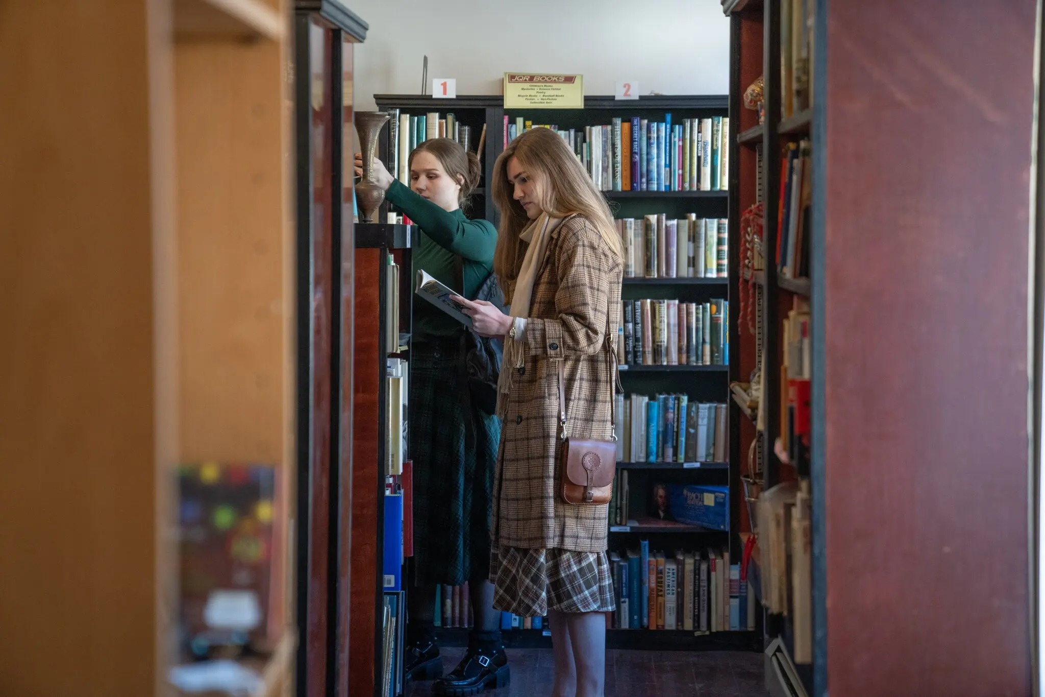 Cau chuyen ve mot lang sach o New York hinh anh