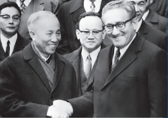 Moc son lich su mang ten Hiep dinh Paris hinh anh