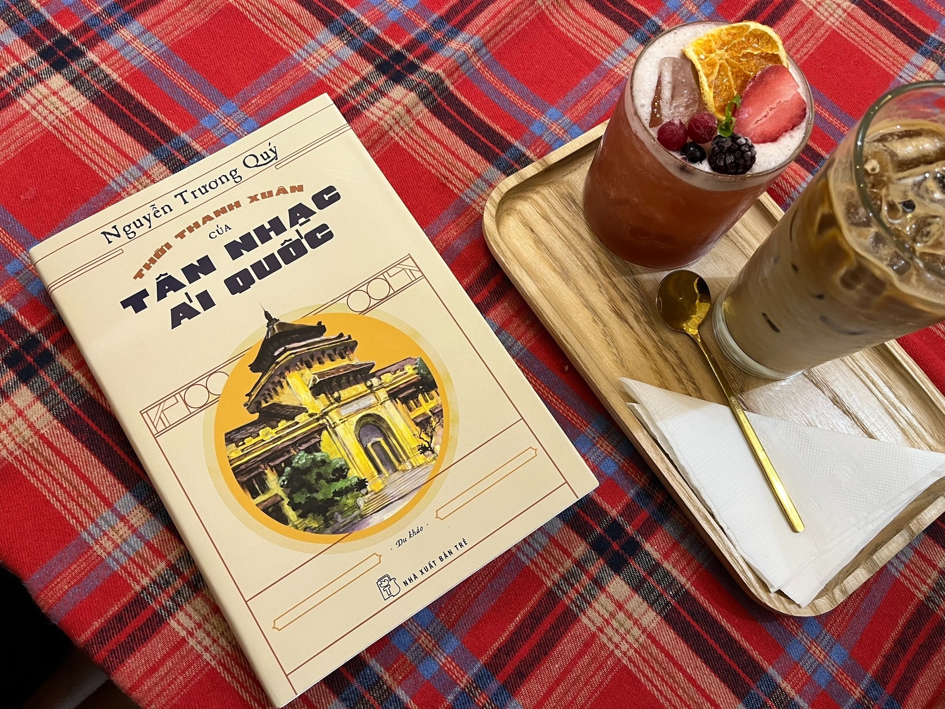 Bau khi quyen am nhac soi suc mot thoi hinh anh