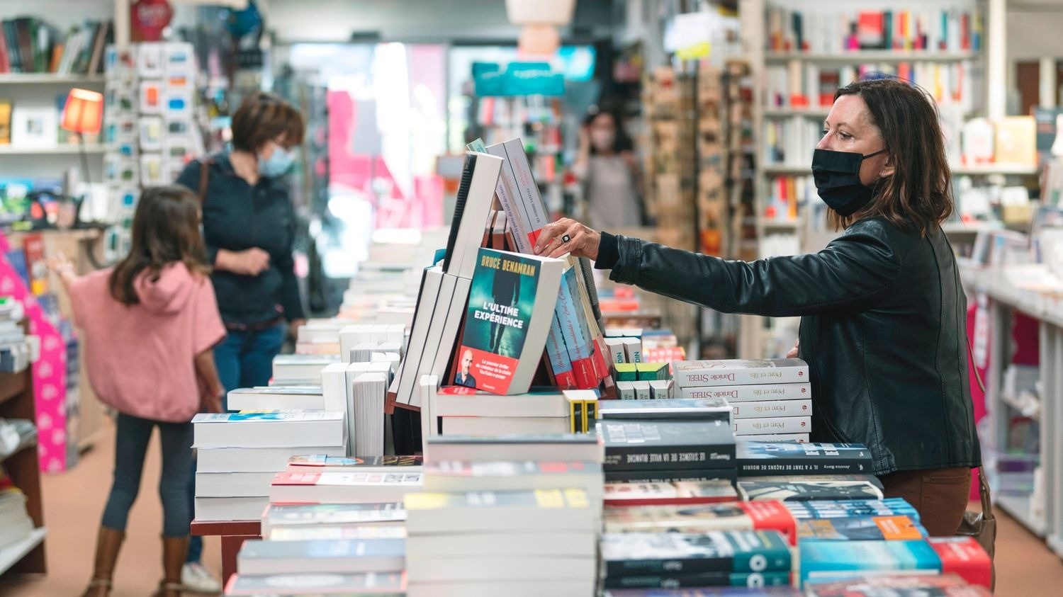 Doanh thu nganh xuat ban Phap giam 4% hinh anh