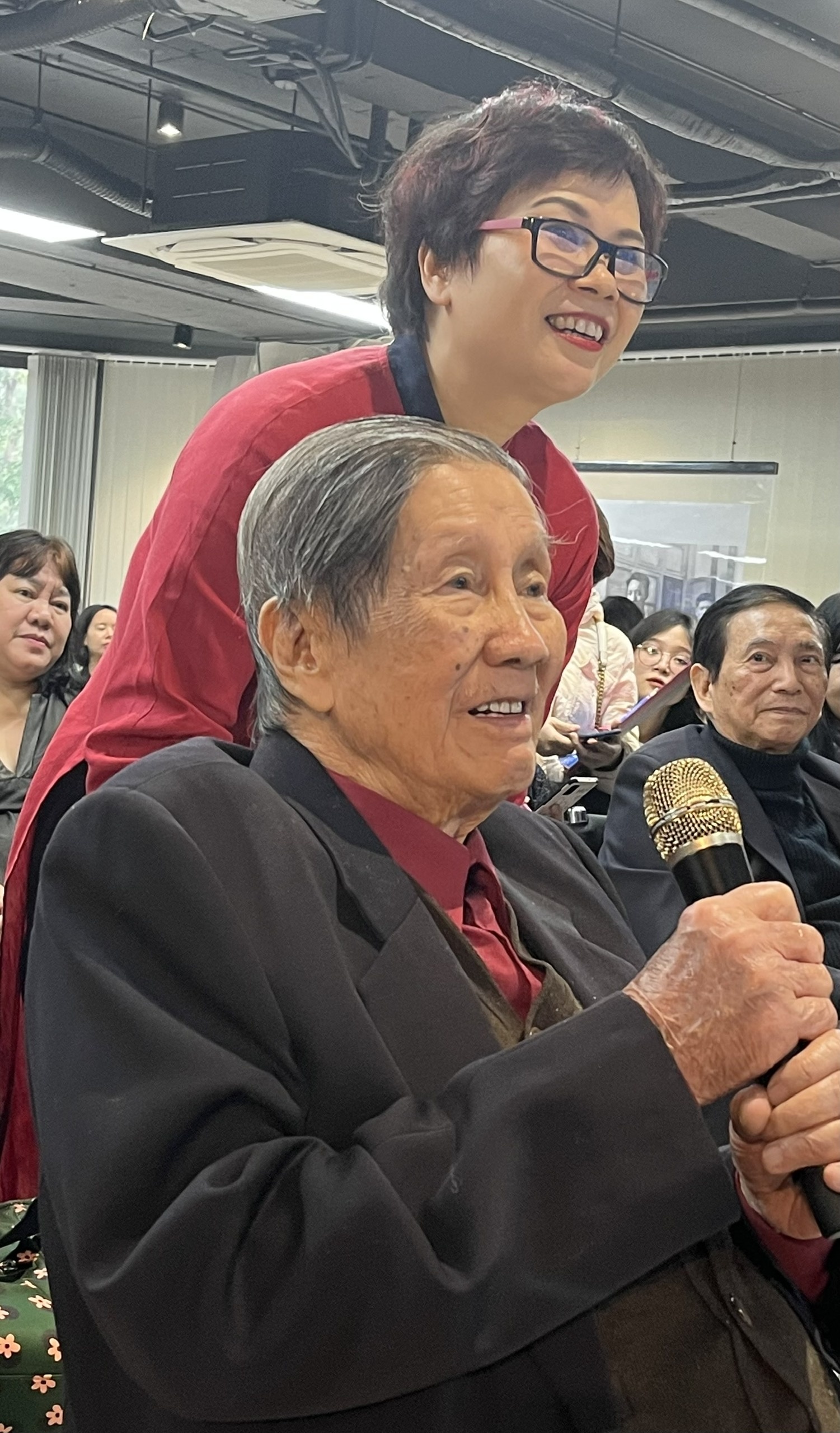 bai hat lon cung con anh 1