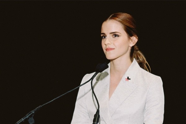 Cach Emma Watson 'vung dua than' cham dut bao luc doi voi phu nu hinh anh