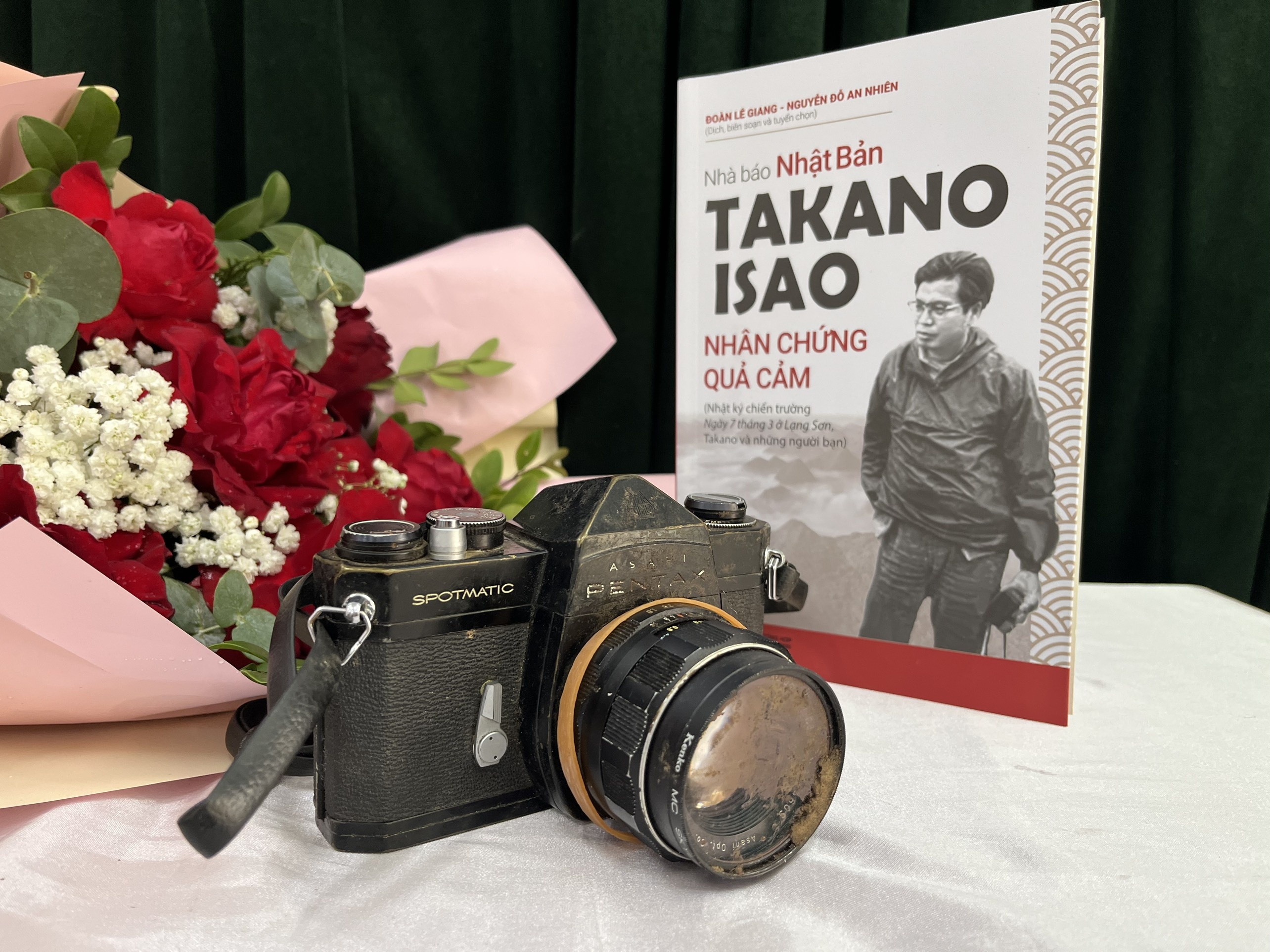 nha bao hy sinh anh 2