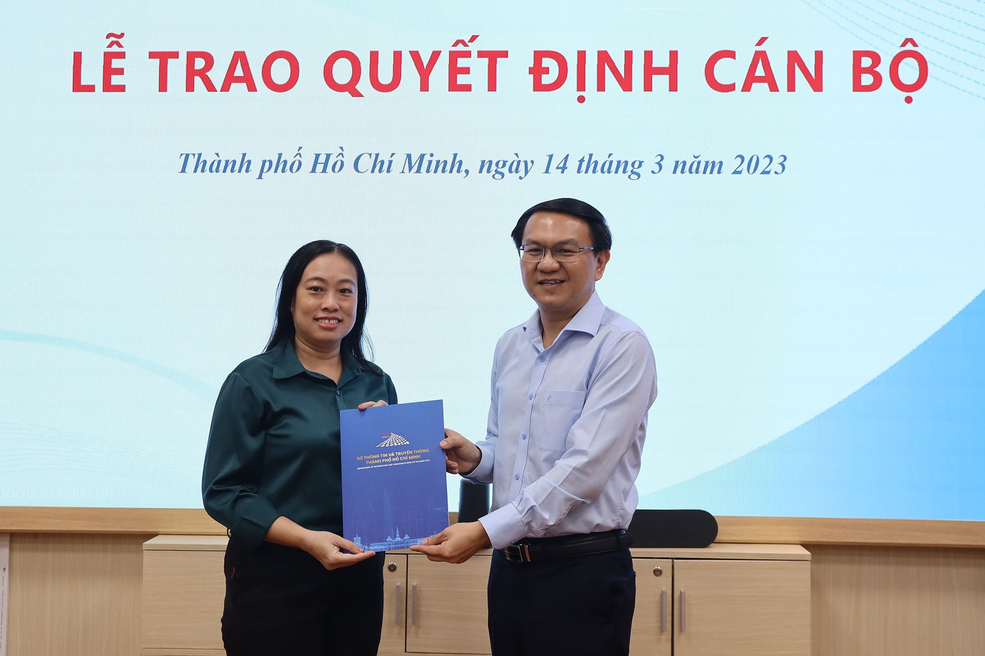 Ba Nguyen Dinh Nhu Huong lam Giam doc Trung tam Bao chi TP.HCM hinh anh