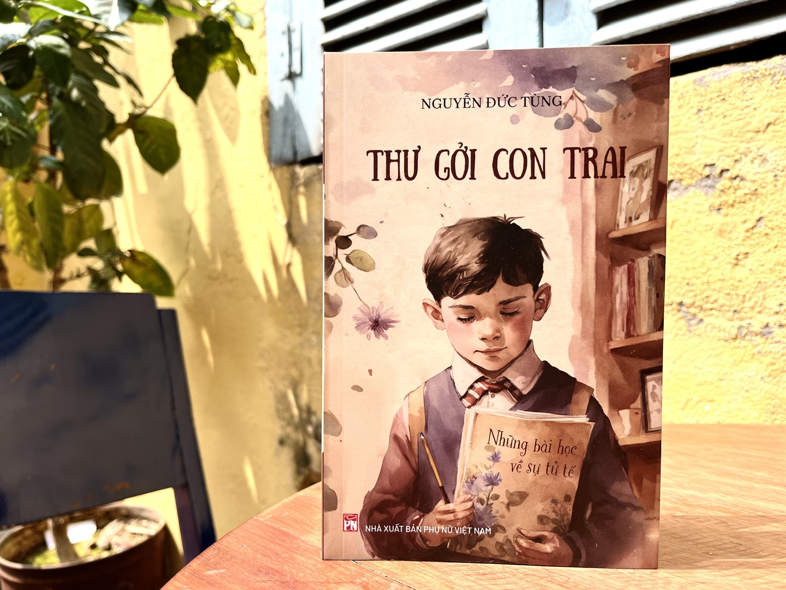 Nhung bai hoc ve su tu te trong 80 buc thu gui con trai hinh anh