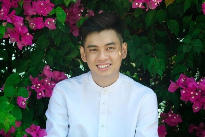 Nhung 'cau chuyen gia' cua nha van tre Huynh Trong Khang hinh anh