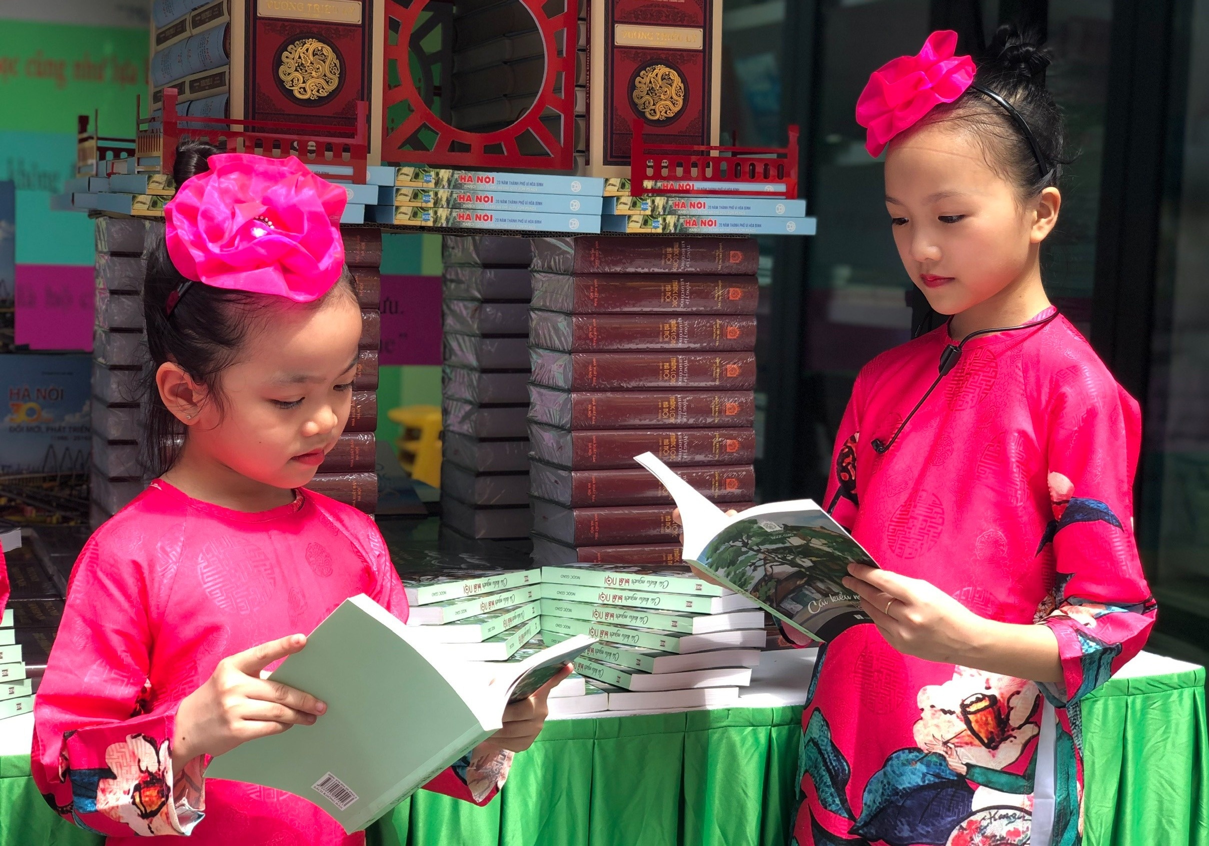 Pho sach hoi sinh, thanh khong gian van hoa y nghia cho nguoi Ha Noi hinh anh