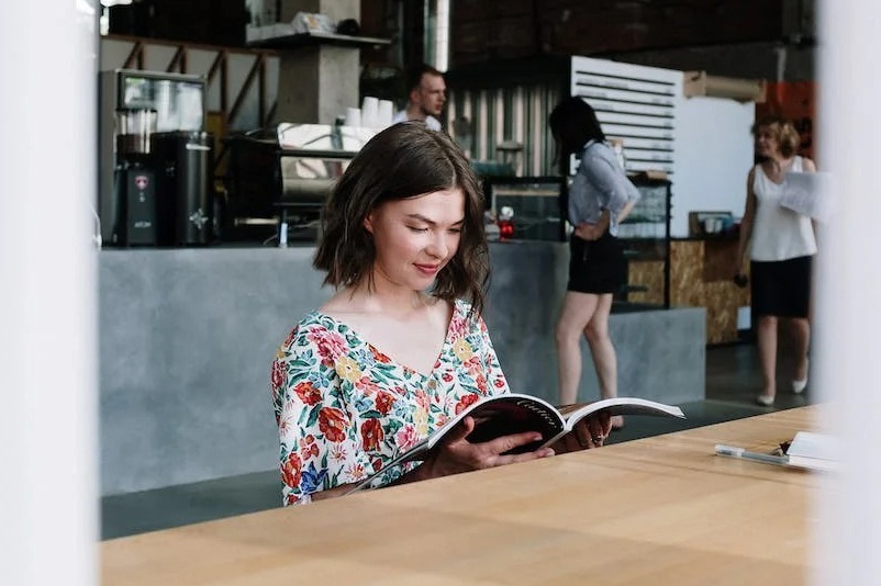 Ly do gioi tre tim den sach chua lanh ngay cang nhieu hinh anh