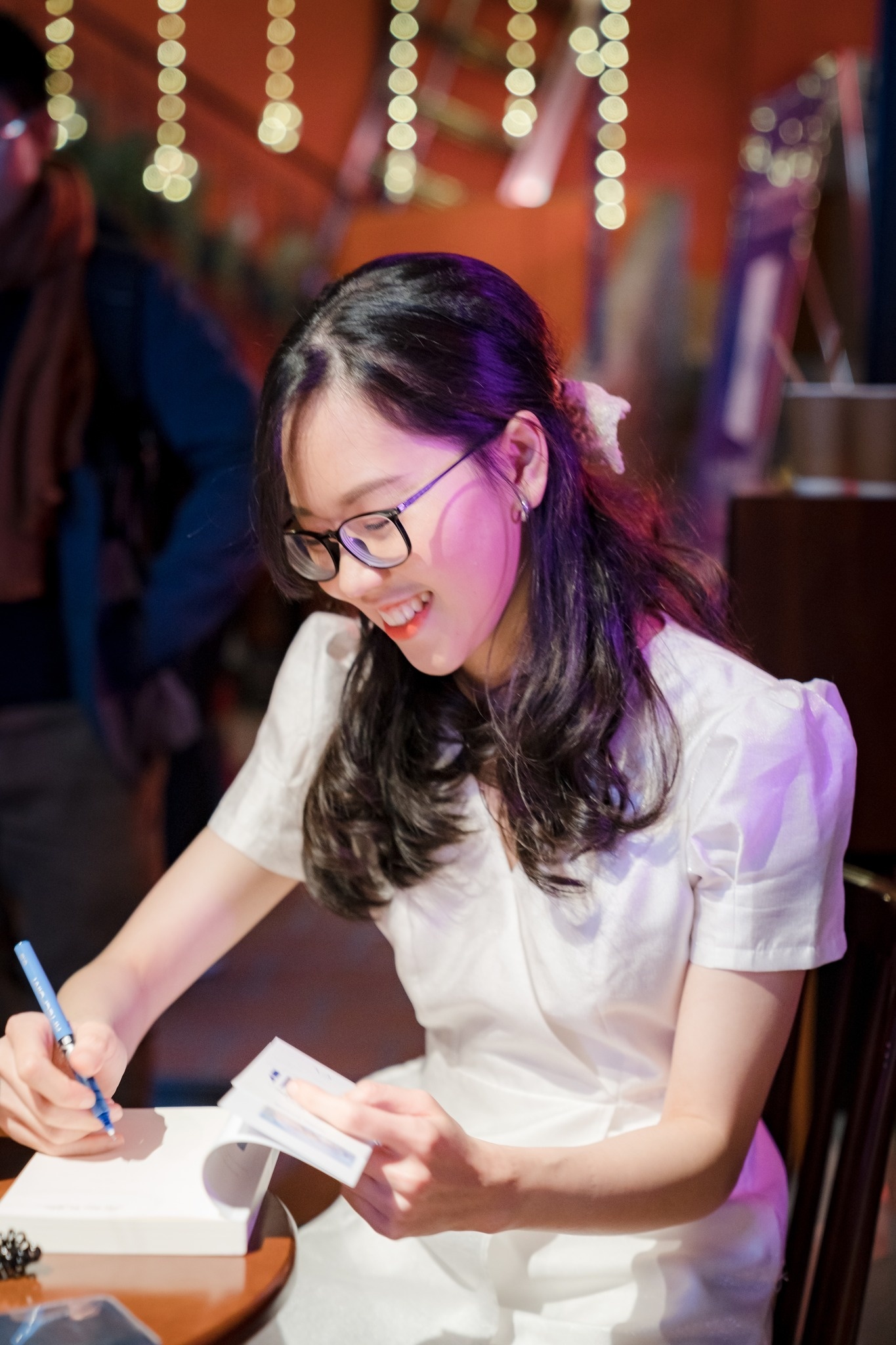 chan dung van chuong 9x anh 3