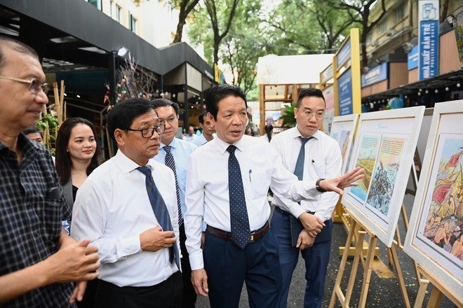 Nhieu hoat dong cua Ngay Sach va Van hoa doc Viet Nam tai Hue hinh anh