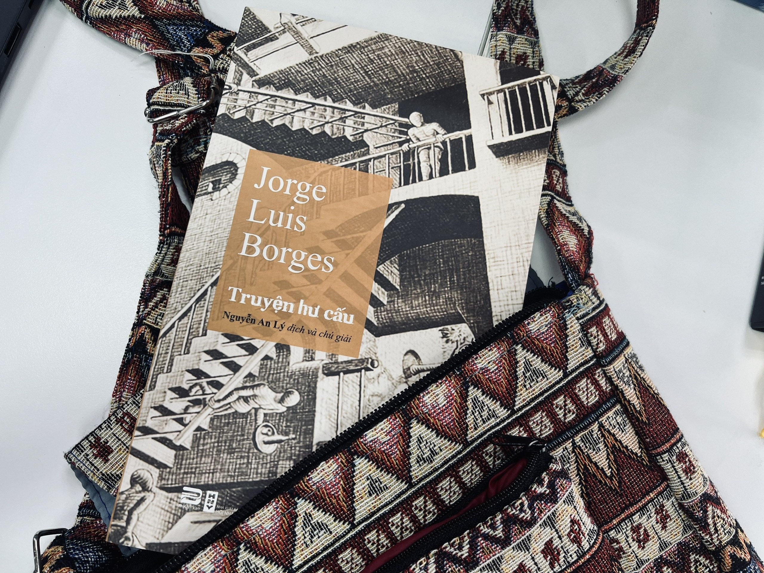 Gioi thieu truyen hu cau cua Jorge Luis Borges den Viet Nam hinh anh