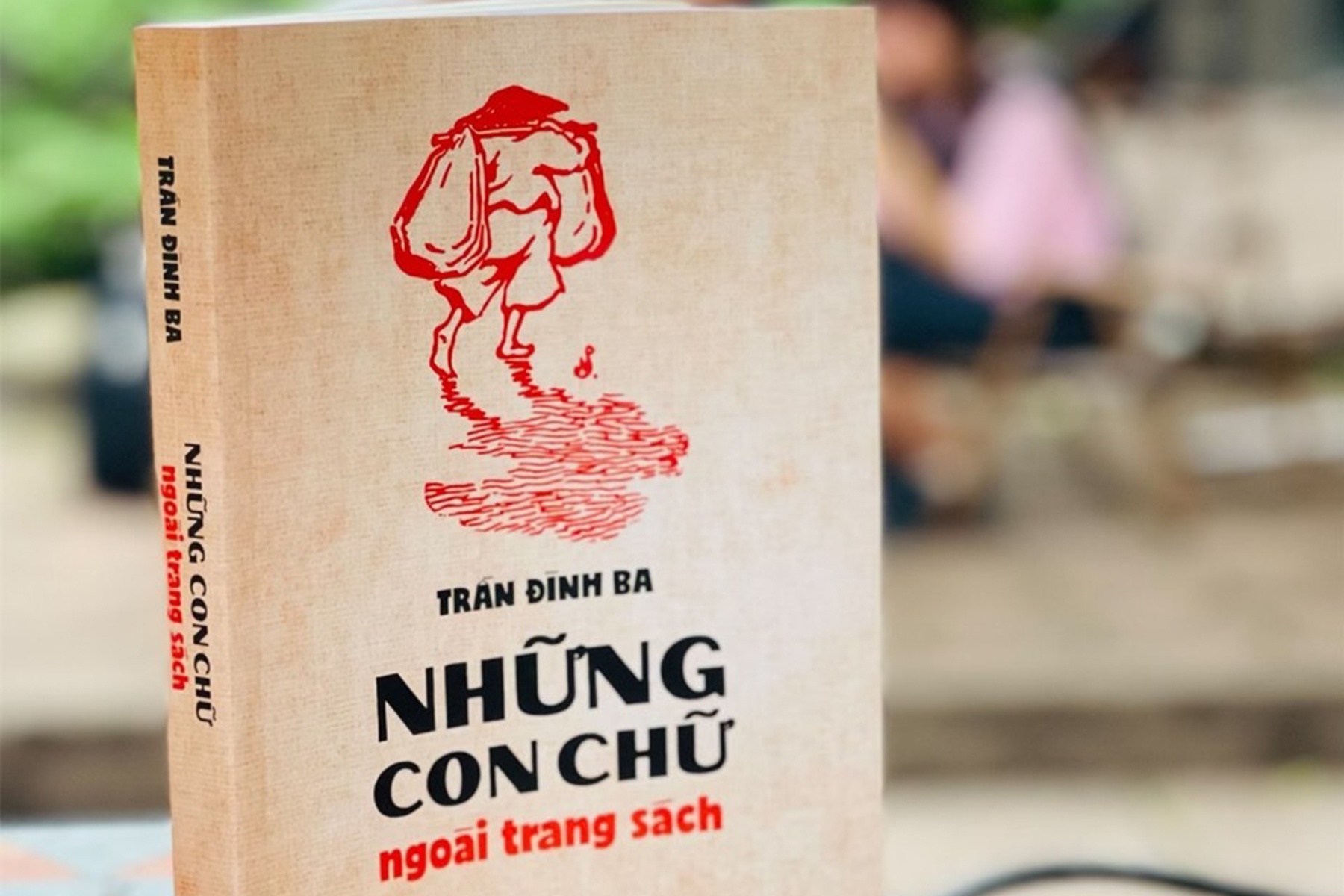 Hieu ve nganh xuat ban qua 'Nhung con chu ngoai trang sach' hinh anh