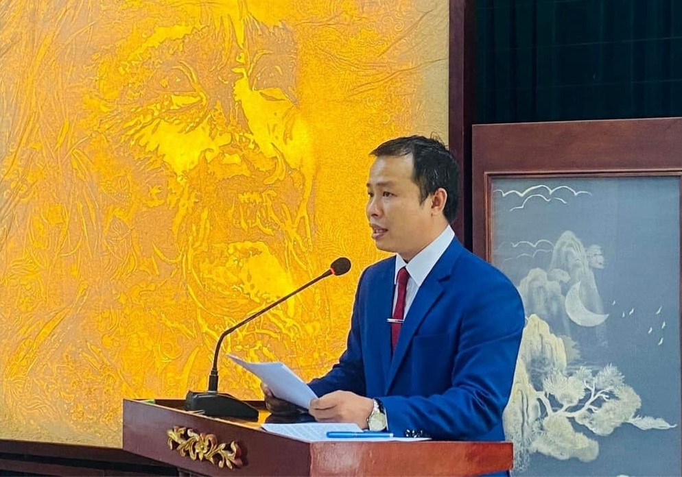 Nha van Le Vu Truong Giang va hanh trinh miet mai lan toa van hoa doc hinh anh