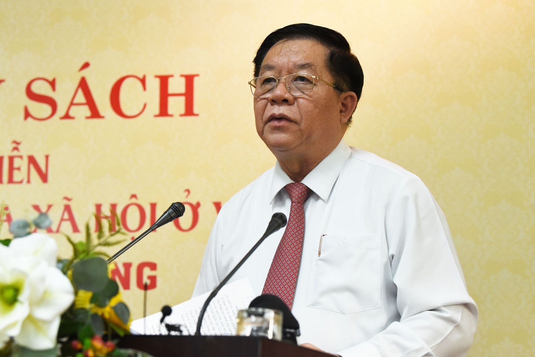 Xuat ban sach cua Tong bi thu bang 7 ngoai ngu hinh anh