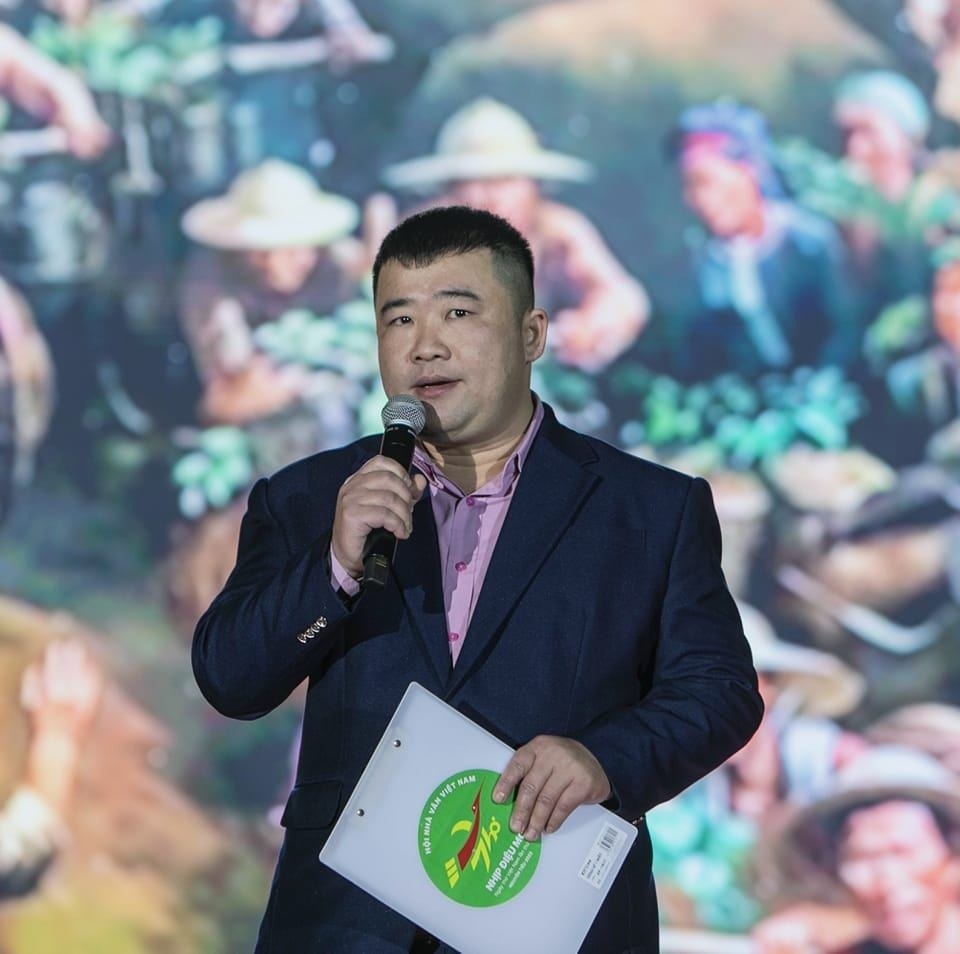 Nguoi tre thoi dai 4.0 co de cho van chuong 'chet mon' hinh anh