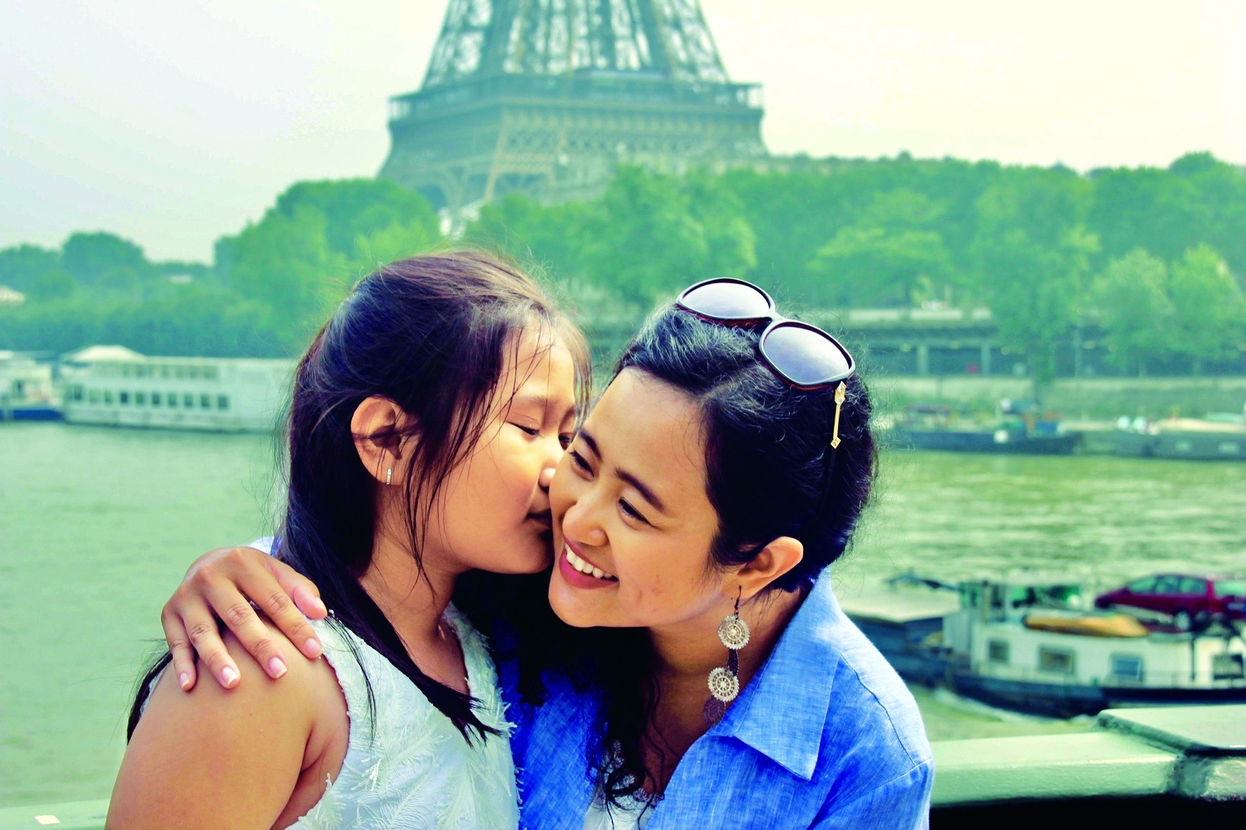 Nhat ky hanh trinh xe dich qua 7 quoc gia cua hai me con hinh anh