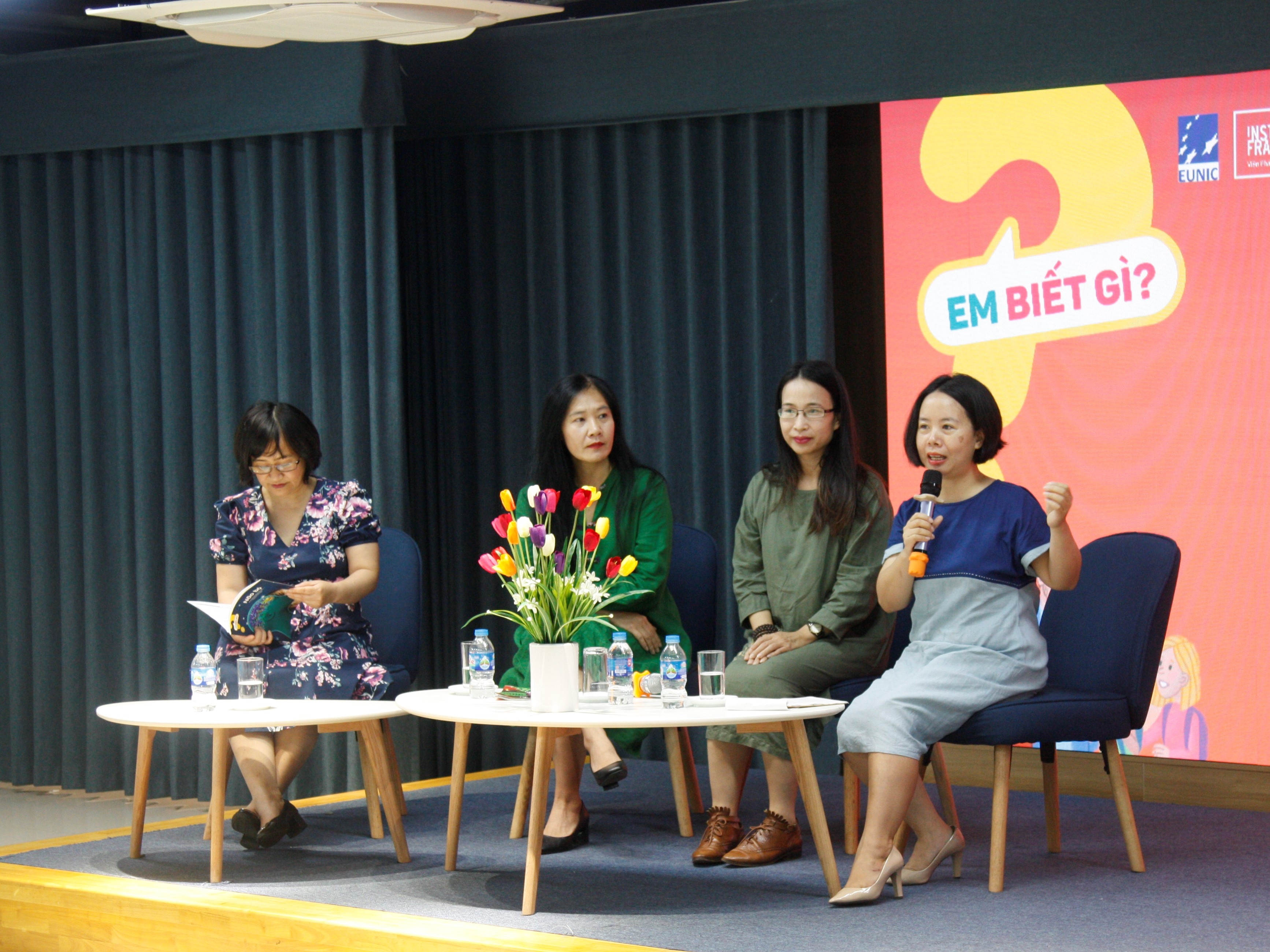 thi truong sach thieu nhi anh 3