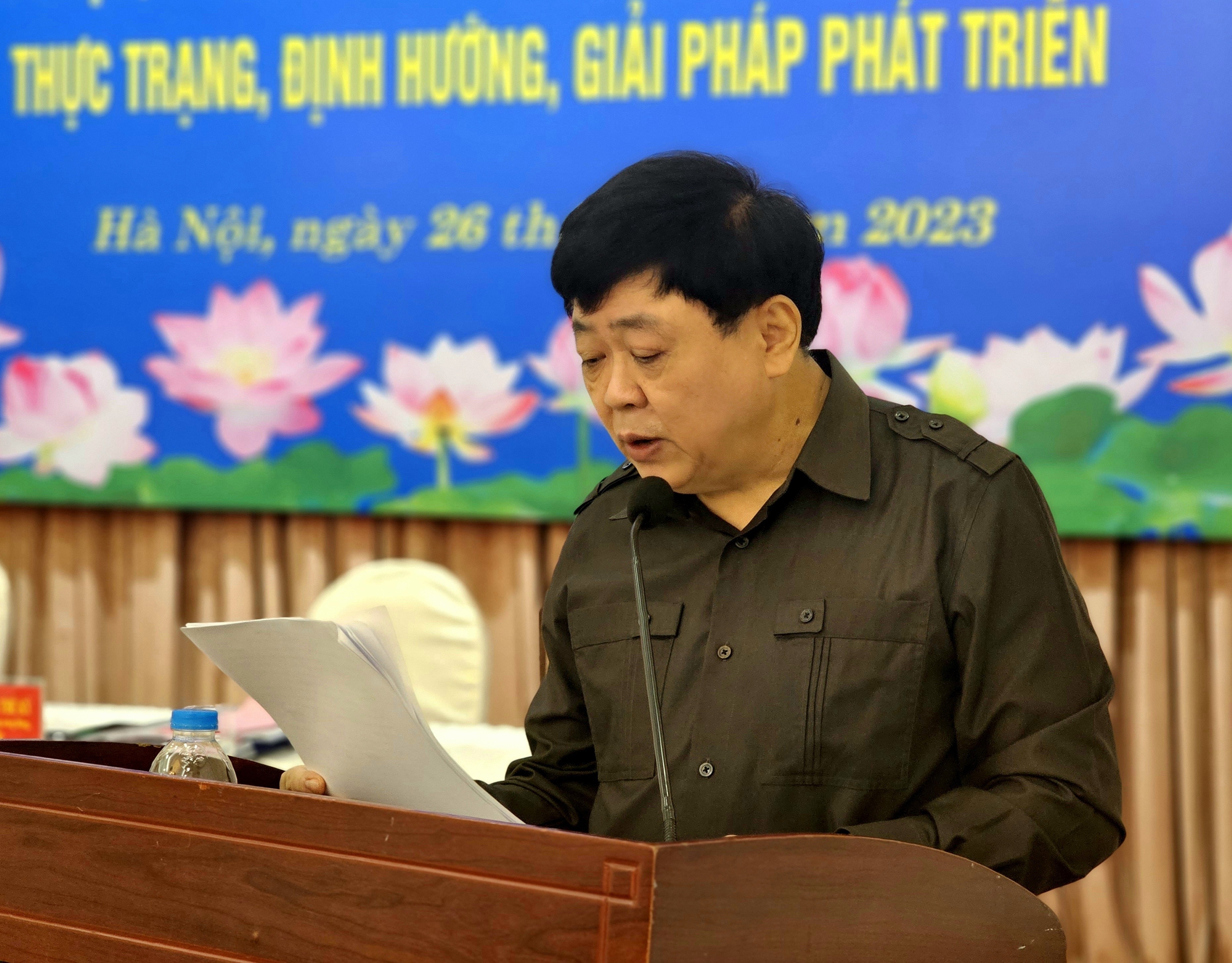 Thieu nhung cay but tre ve ly luan, phe binh van hoc nghe thuat hinh anh