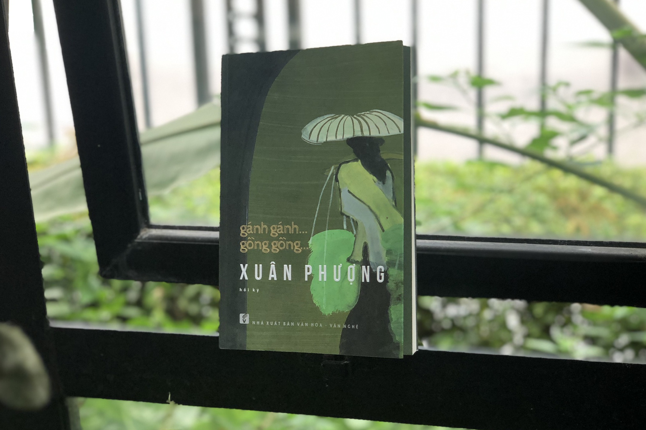 Anh sang xuyen suot cuoc doi mot nguoi phu nu dan than hinh anh