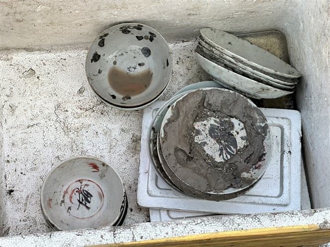 Truy tim tau dam chua nhieu co vat o Quang Ngai hinh anh