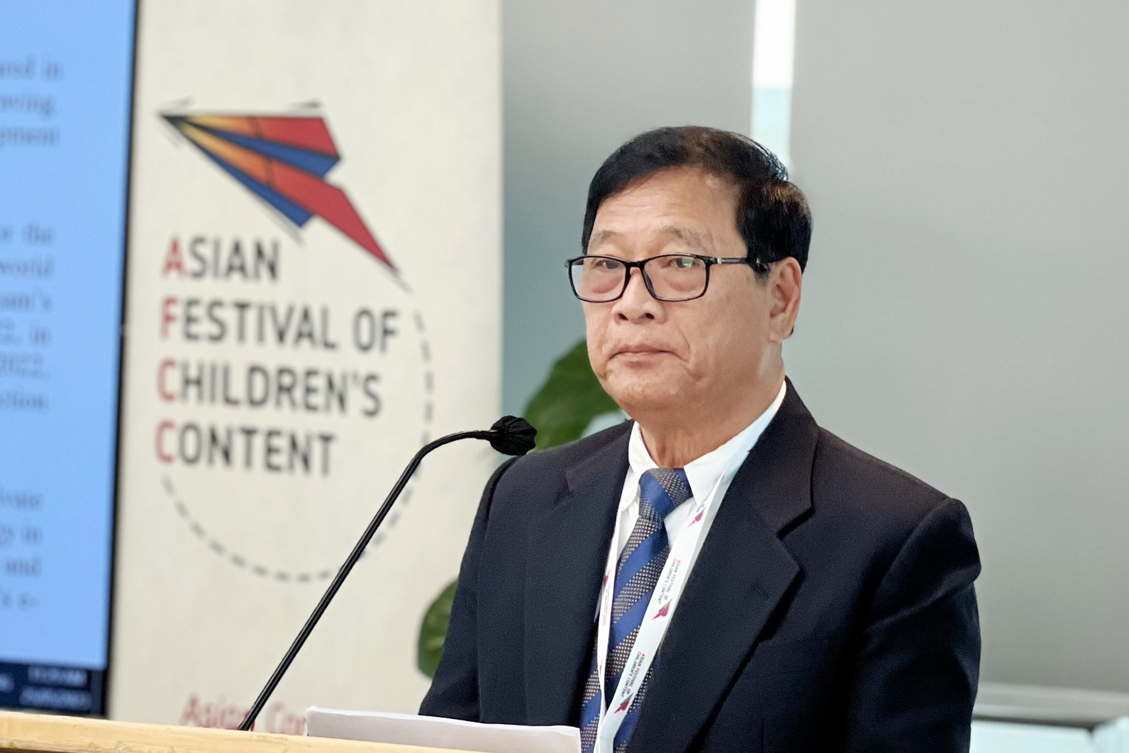 Thi truong sach thieu nhi Viet Nam - chau A dang rong mo hinh anh