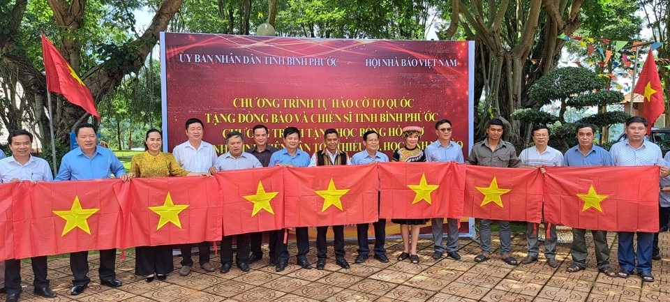 Hoi Nha bao Viet Nam trong rung tai tinh Binh Phuoc hinh anh