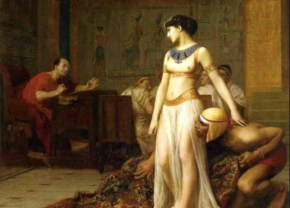 Rung dong chuyen Cleopatra len vao phong Caesar giua dem hinh anh