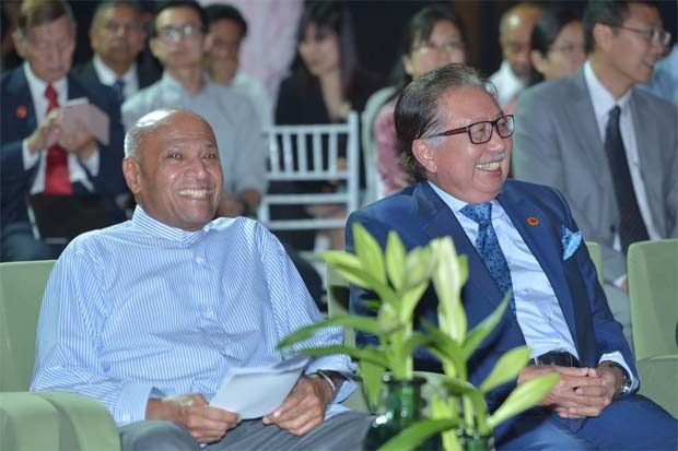 Nhung 'bo gia' chau A thu loi tu dau hinh anh