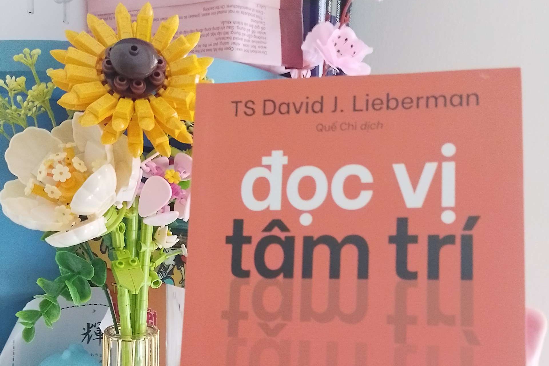 Cuon sach di nguoc lai quan diem cua 'Dac nhan tam' hinh anh