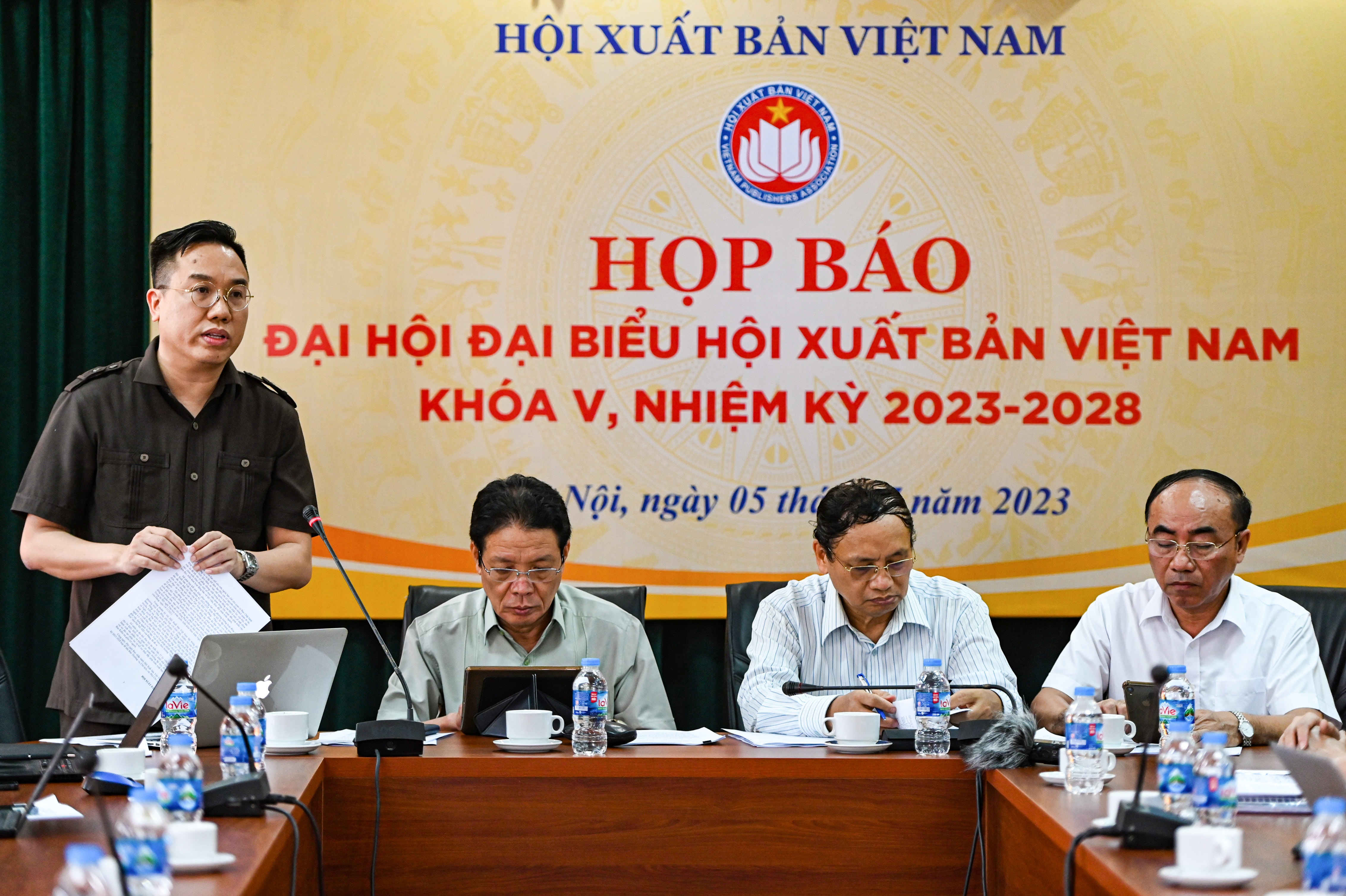 dai hoi xuat ban V anh 2