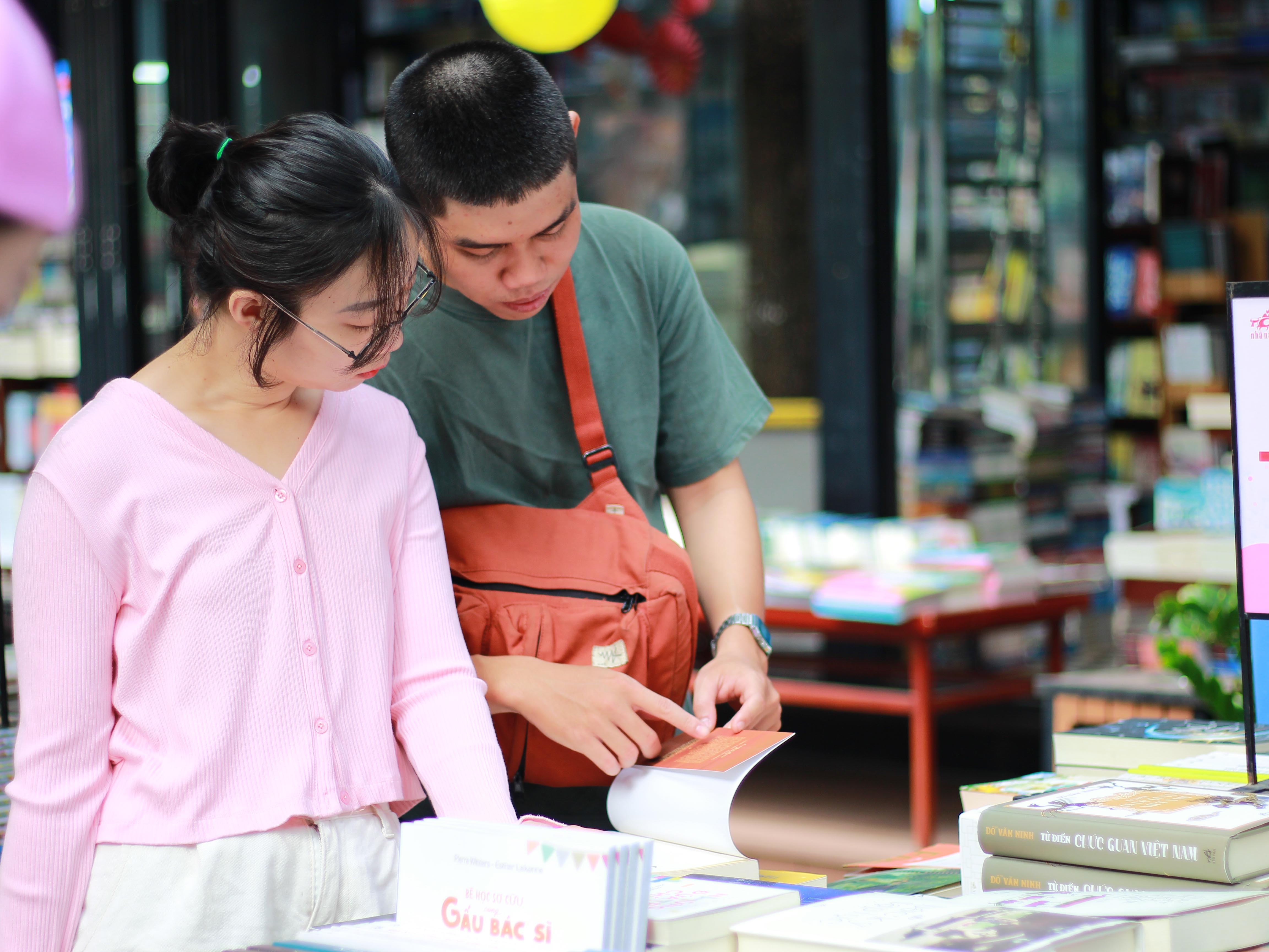 xuat ban Viet Nam anh 2