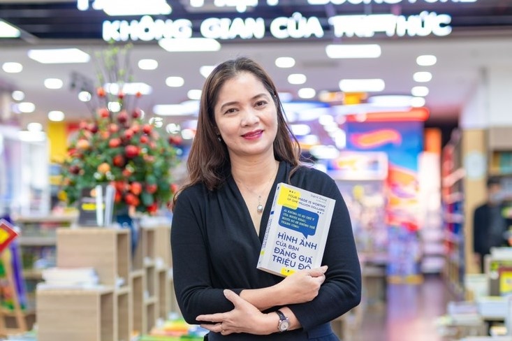 Mot so giai phap xay dung van hoa doc trong gia dinh hinh anh